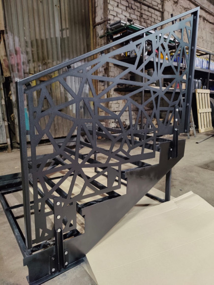 Ограждение лестницы для 4-х ступеней  "лазерная резка" . 