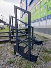 Лестница-крыльцо 2 ступени, без ДПК ,ограждение с одной стороны.Ширина 1,3 м.