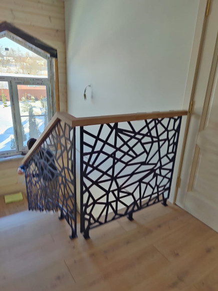 Ограждение балюстрады,площадки,проёма "лазерная резка" с дубовым поручнем 1 м.