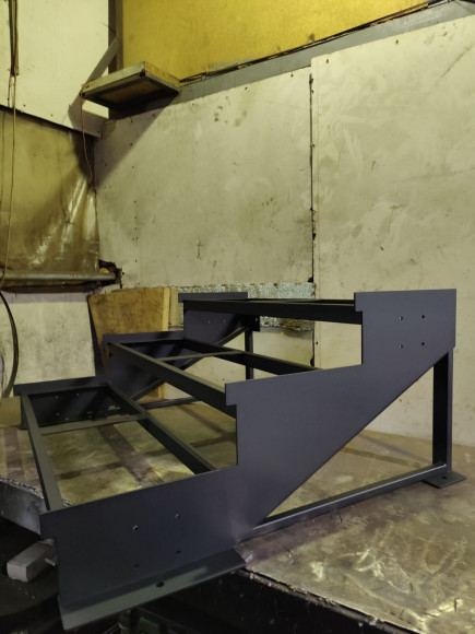 Лестница-крыльцо 3 ступени без ДПК,без ограждения.Ширина 2 м.