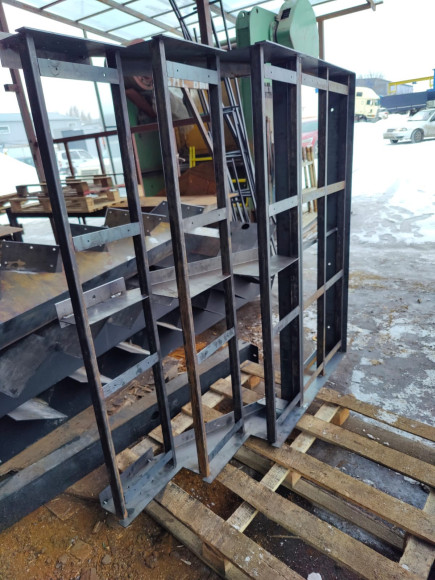 Лестница-крыльцо 3 ступени с площадкой,без ДПК,без ограждения.Ширина 1,5м. 