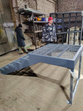 Лестница-крыльцо с площадкой 6 ступеней,c ступенями из ПВЛ,без ограждения.Ширина 1,3 метра.