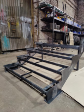 Лестница-крыльцо 4 ступени ,без ДПК,без ограждения.Ширина 1м.