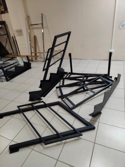 Лестница-крыльцо 4 ступени,без ДПК,ограждение с одной стороны.Ширина 2м.